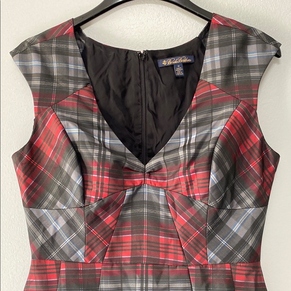 Brooks Brothers Tartan Jacquard Red and Black Women's Pleated Dress Size 12 - Picture 4 of 10